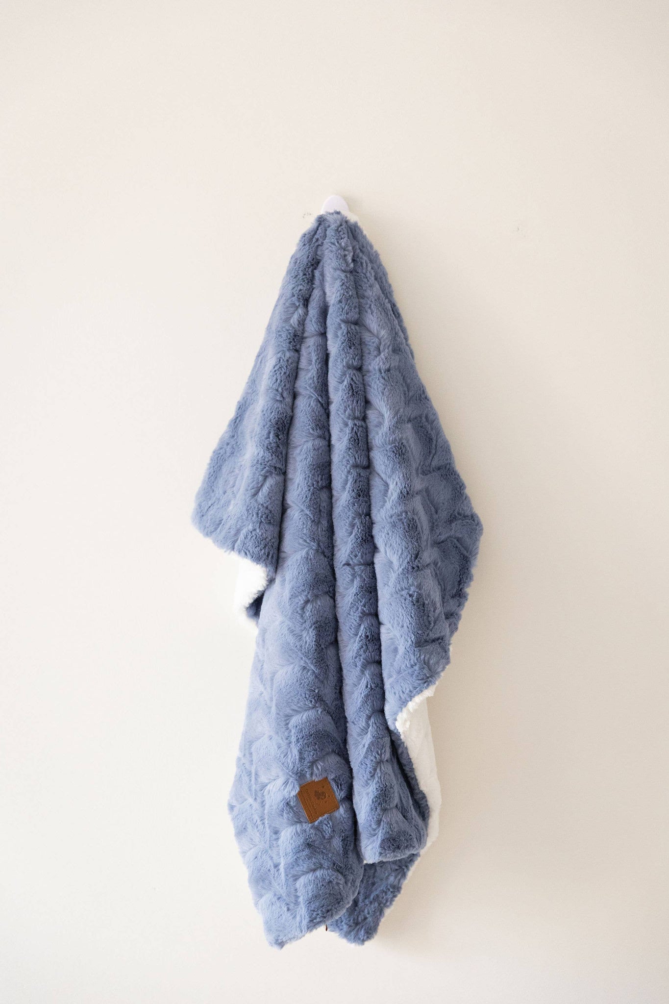 Cuddle Cookie Faux Fur Baby Blanket Zigzag Blue/Ivory